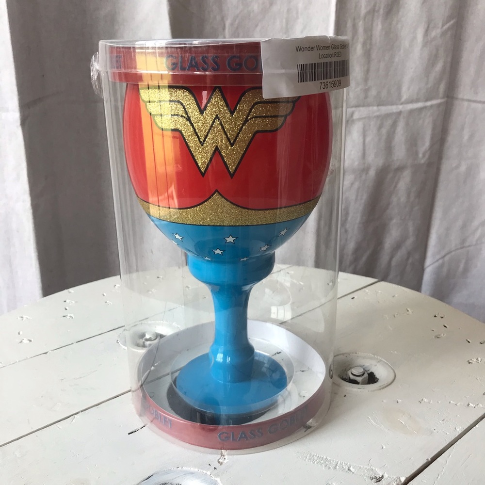40 oz Wonder Woman Wine Goblet
